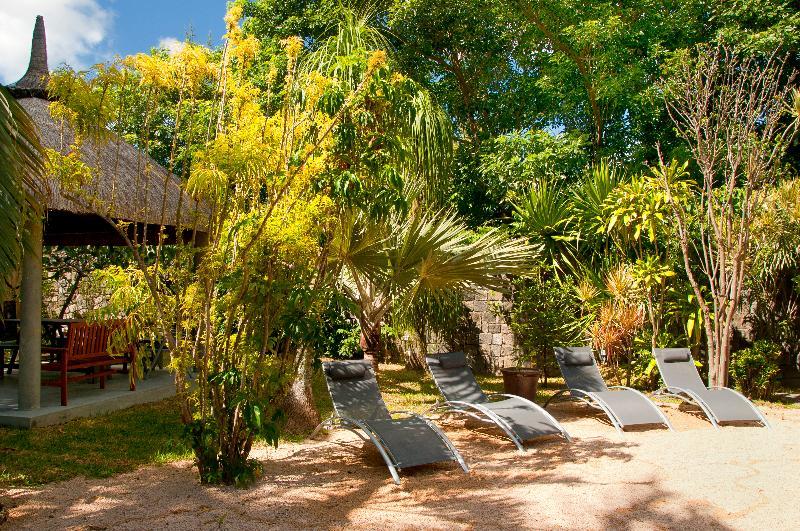 Gardens Retreat Villa Pereybere Beach Exterior photo